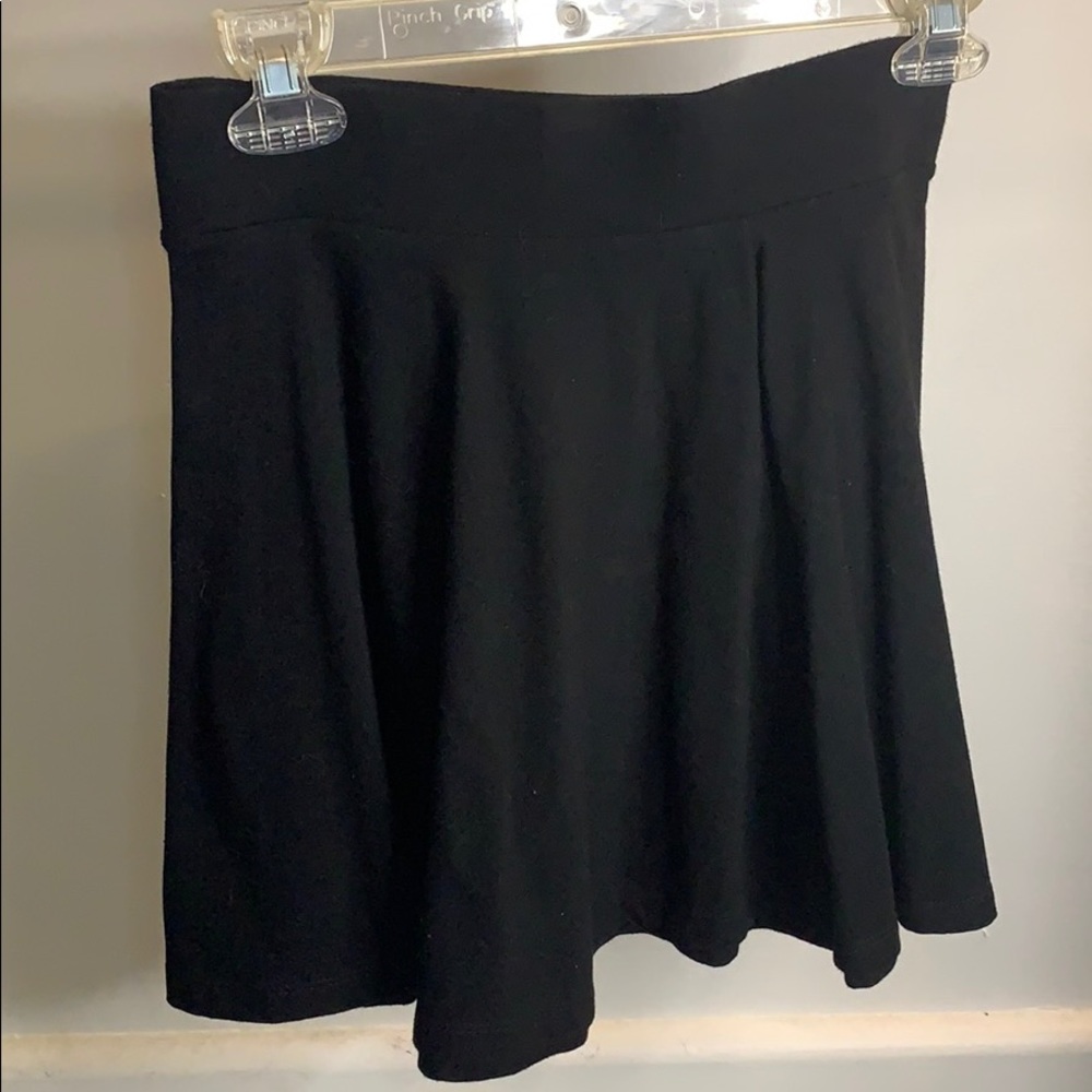 Black elastic band skirt